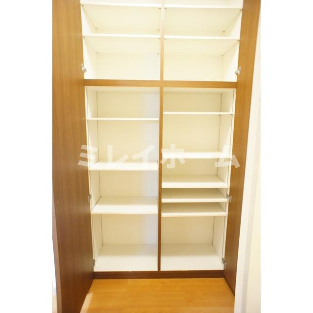 コーポレート西大井の収納