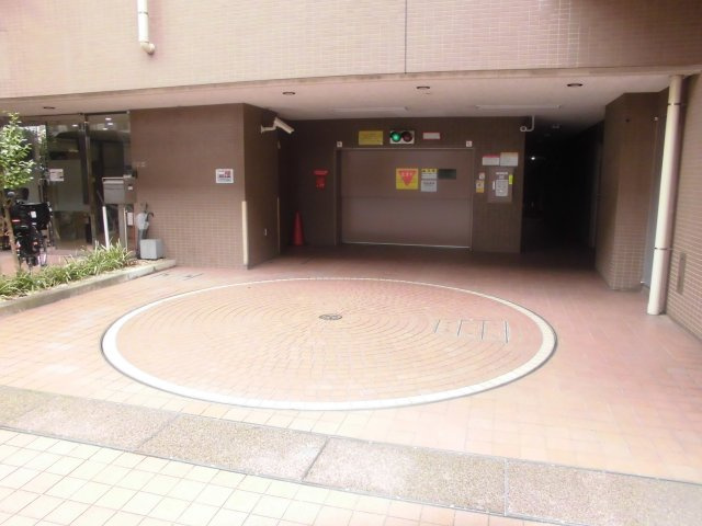 アルス西巣鴨の駐車場