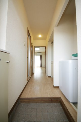 コーポはるＢの玄関