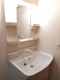 【洗面所】 | ドマーニⅡ | 広い洗面スペース