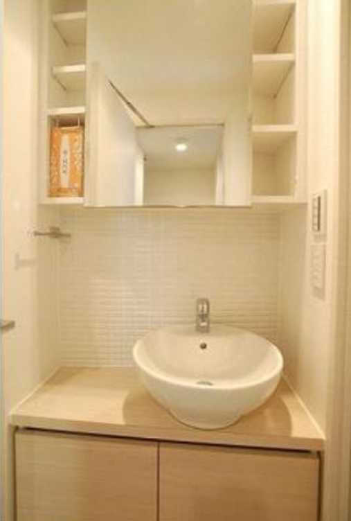 グランドコンシェルジュ用賀アジールコート　ネット無料　分譲賃貸　角部屋の洗面所