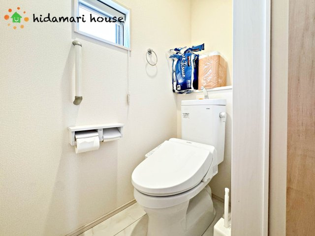 上尾市小泉4丁目　中古戸建のトイレ