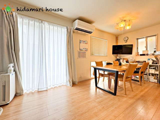 上尾市小泉4丁目　中古戸建の居間・リビング