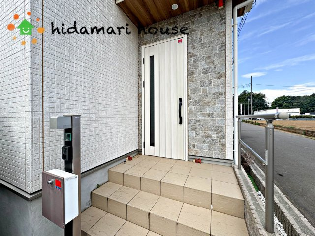 上尾市小泉4丁目　中古戸建の玄関