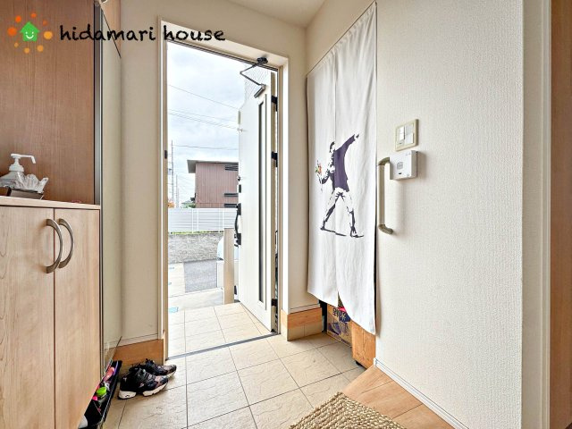上尾市小泉4丁目　中古戸建の玄関