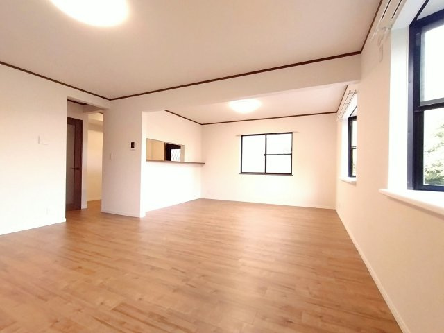 川崎市多摩区栗谷二丁目戸建の居間・リビング