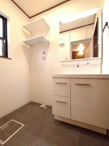 川崎市多摩区栗谷二丁目戸建の独立洗面台