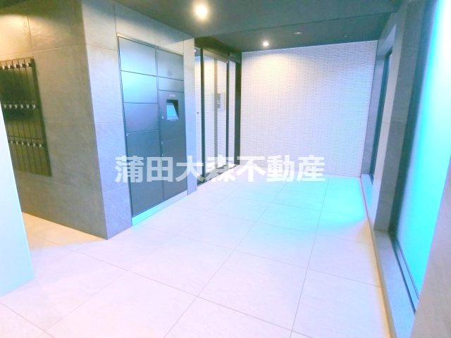 WHARFワーフ蒲田westのエントランス