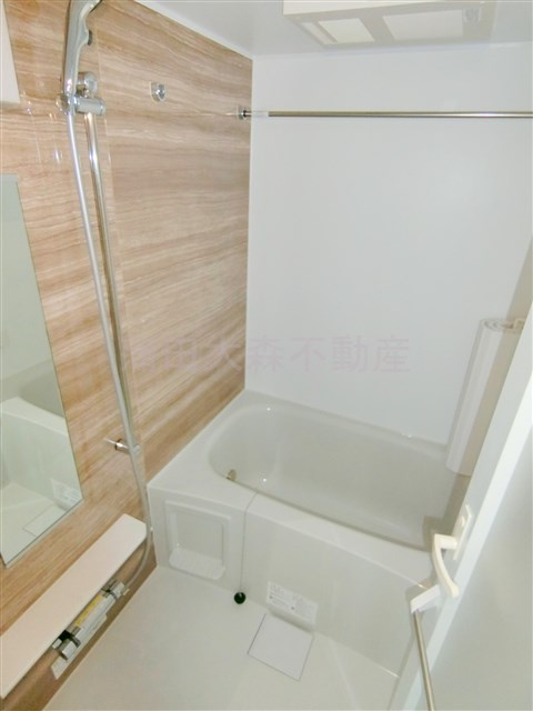 WHARFワーフ蒲田westの浴室|追焚と浴室乾燥機付きのバスルーム　お風呂