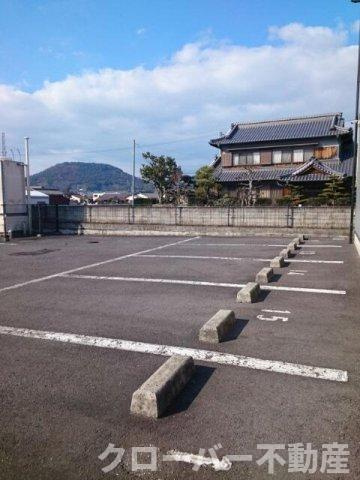 ハイランドさぬき　Ａの駐車場