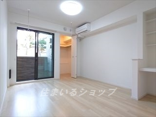 広島市安佐北区亀山３丁目のアパートの居間・リビング