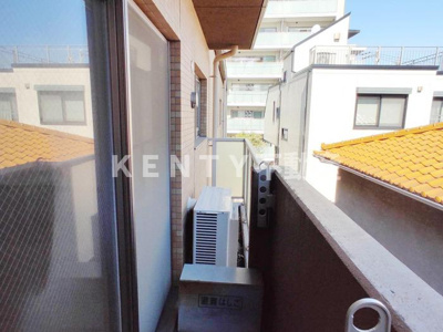 【バルコニー】 | 仲六郷ガーデン | 外からの目が気にならないバルコニーで洗濯物が干せます