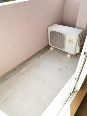 【バルコニー】 | エグゼリオ | 外からの目が気にならないバルコニーで洗濯物が干せます