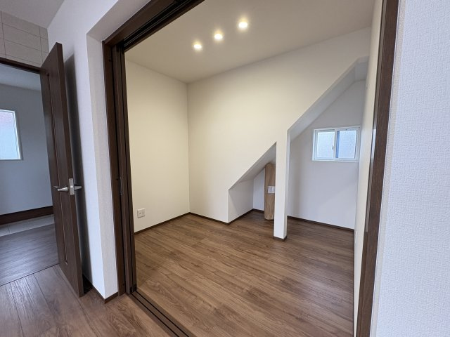 【洋室】 | 本庄市西五十子第２期　ワイウッドコート　新築戸建　全7区画　1号棟