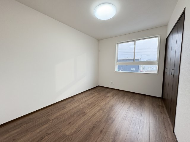 【洋室】 | 本庄市西五十子第２期　ワイウッドコート　新築戸建　全7区画　1号棟