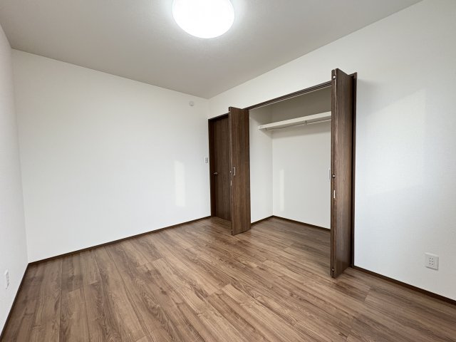 【寝室】 | 本庄市西五十子第２期　ワイウッドコート　新築戸建　全7区画　1号棟