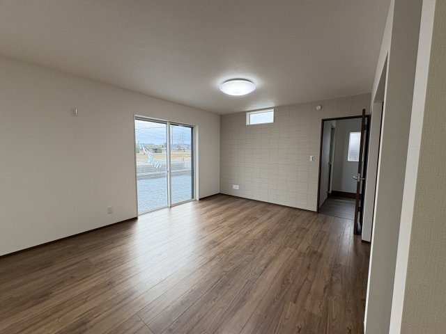 【居間・リビング】 | 本庄市西五十子第２期　ワイウッドコート　新築戸建　全7区画　1号棟