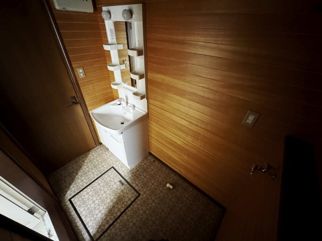 中通メゾネットCの洗面所