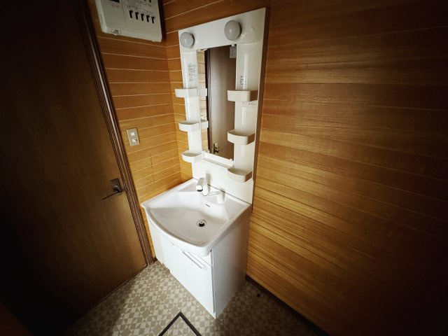 中通メゾネットの独立洗面台