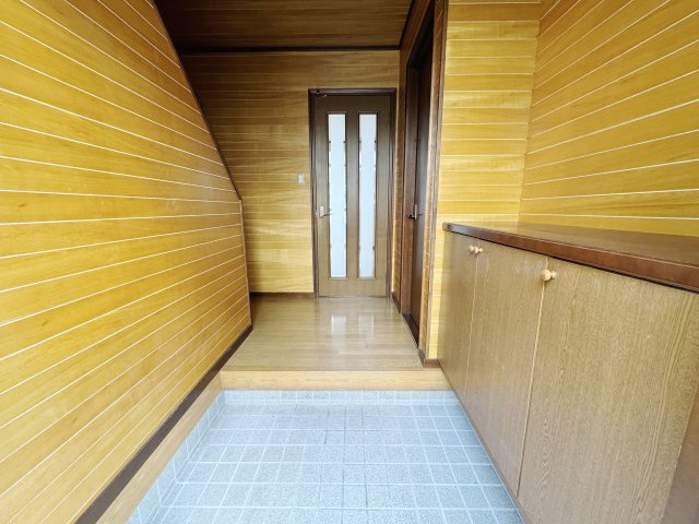 中通メゾネットの玄関