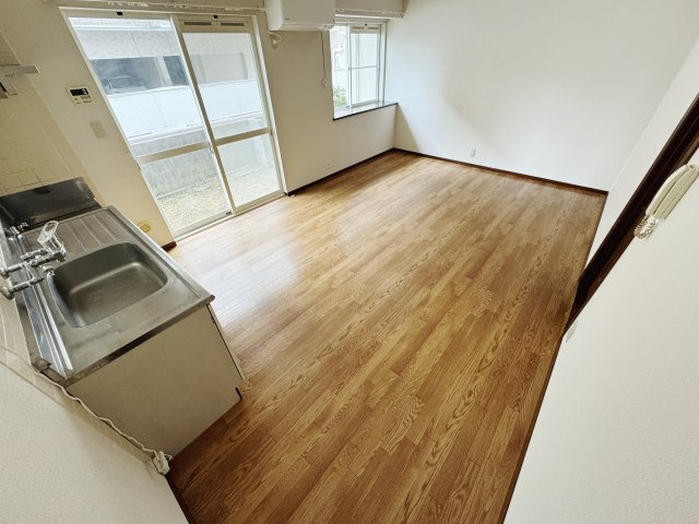 中通メゾネットの居間・リビング