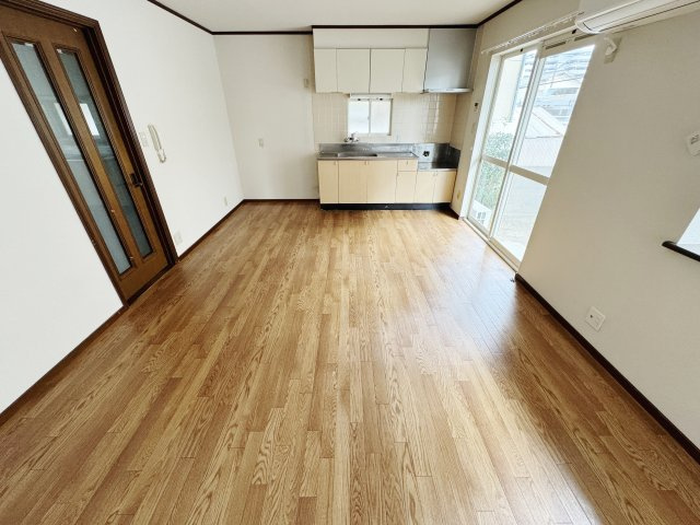 中通メゾネットCの居間・リビング