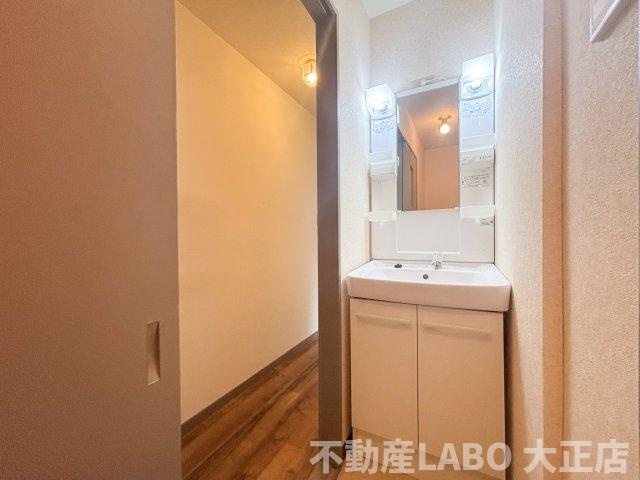 INビルの洗面所