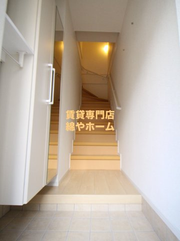 ココ・クロヌの玄関|明るい玄関です