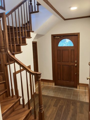 草加市金明町戸建②の玄関