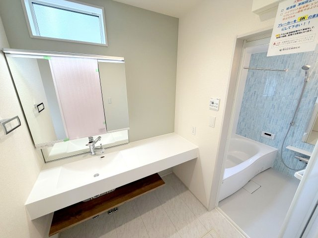 あきる野市引田 全７棟　新築分譲の独立洗面台