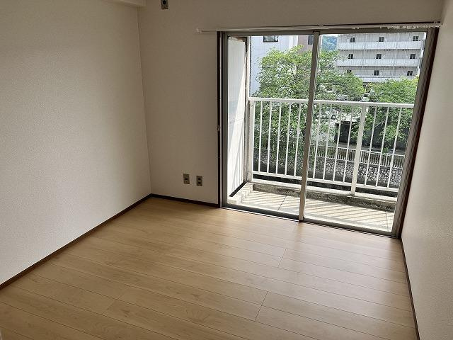 【洋室】 | ロイヤルコーポ