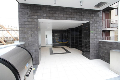 【エントランス】 | ONLYONE梅田北