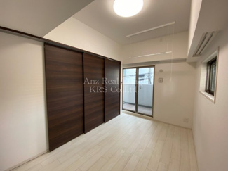 【寝室】 | エステムコート中之島ＧＡＴＥⅡ | 6.1帖の寝室部分です♪小窓があります♪