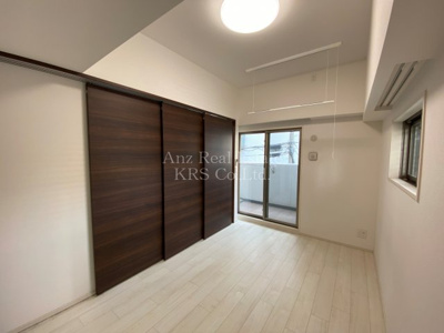 【寝室】 | エステムコート中之島ＧＡＴＥⅡ | 6.1帖の寝室部分です♪小窓があります♪