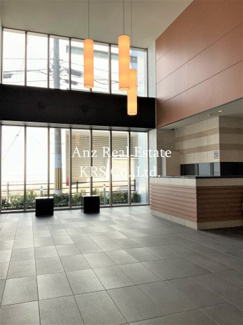 【ロビー】 | エステムコート中之島ＧＡＴＥⅡ | 落ち着いた雰囲気のロビー♪コンシェルジュがいます♪