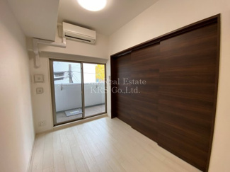 【居間・リビング】 | エステムコート中之島ＧＡＴＥⅡ | 白を基調としたお部屋♪ダークブラウンの建具がアクセント！