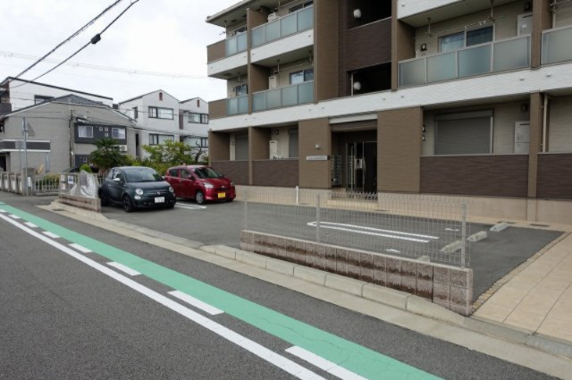 サンガーデン武庫川の駐車場