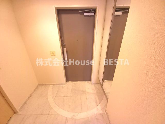 インペリアル新神戸の玄関