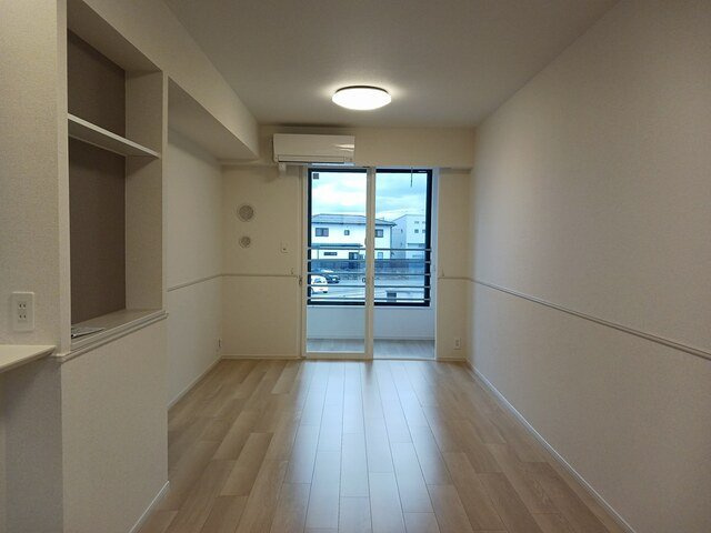 サンピラーの居間・リビング