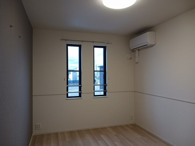 サンピラーの内装