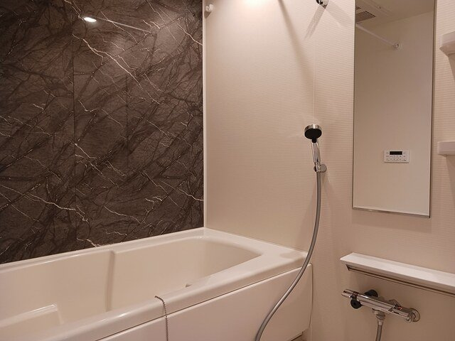 サンピラーの浴室