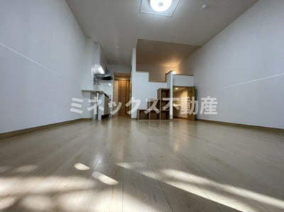 【居間・リビング】 | Village sitta（ビレッジ　シッタ） | 同タイプのお部屋の写真。現況を優先します。