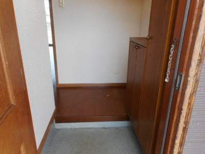 【玄関】 | メゾンシンフォニー | 明るい玄関です