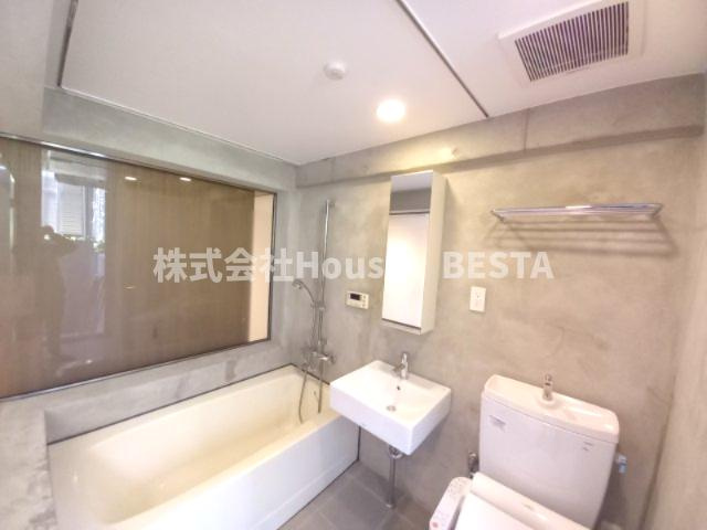 イーストヴィレッジ三宮の浴室