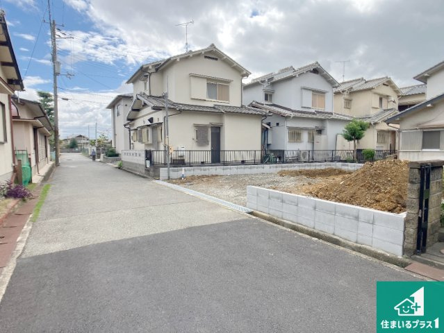 加古川市平岡町二俣　新築一戸建ての前面道路含む現地写真|周辺は落ち着いた街並みの住宅地！子育てがしやすい住環境です！まだ未完成ですが、現地でしかわからない事もございます。是非一度ご覧ください。