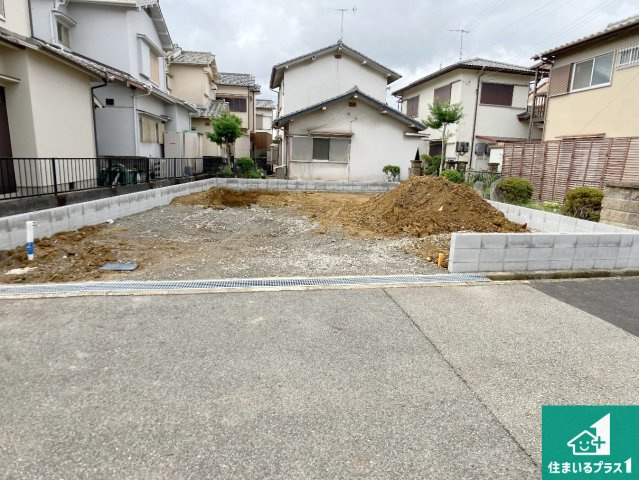 加古川市平岡町二俣　新築一戸建ての外観|周辺は落ち着いた街並みの住宅地！子育てがしやすい住環境です！まだ未完成ですが、現地でしかわからない事もございます。是非一度ご覧ください。