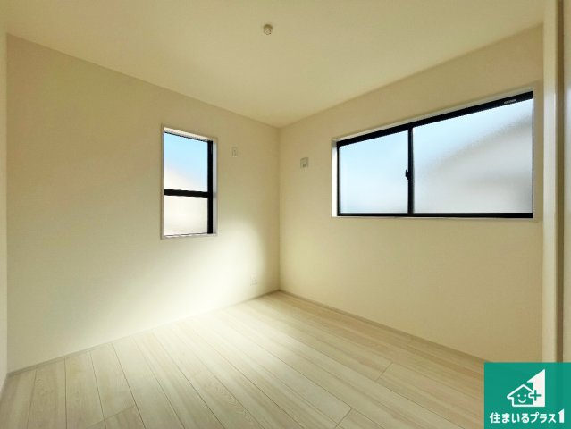 加古川市平岡町二俣　新築一戸建ての洋室