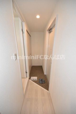 九条ソリティアの玄関