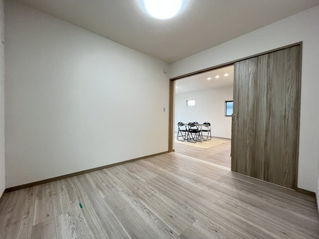【洋室】 | 滑川町月の輪第２期　ワイウッドコート　新築戸建　全7棟　5号棟