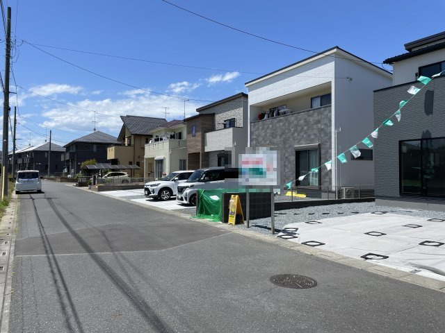 【前面道路含む現地写真】 | 滑川町月の輪第２期　ワイウッドコート　新築戸建　全7棟　5号棟